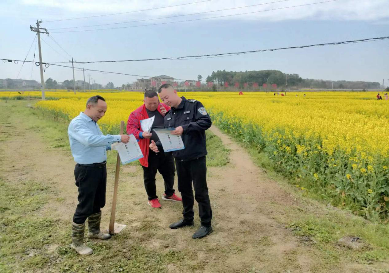 角山镇利民村：春暖花开日，禁种铲毒正当时
