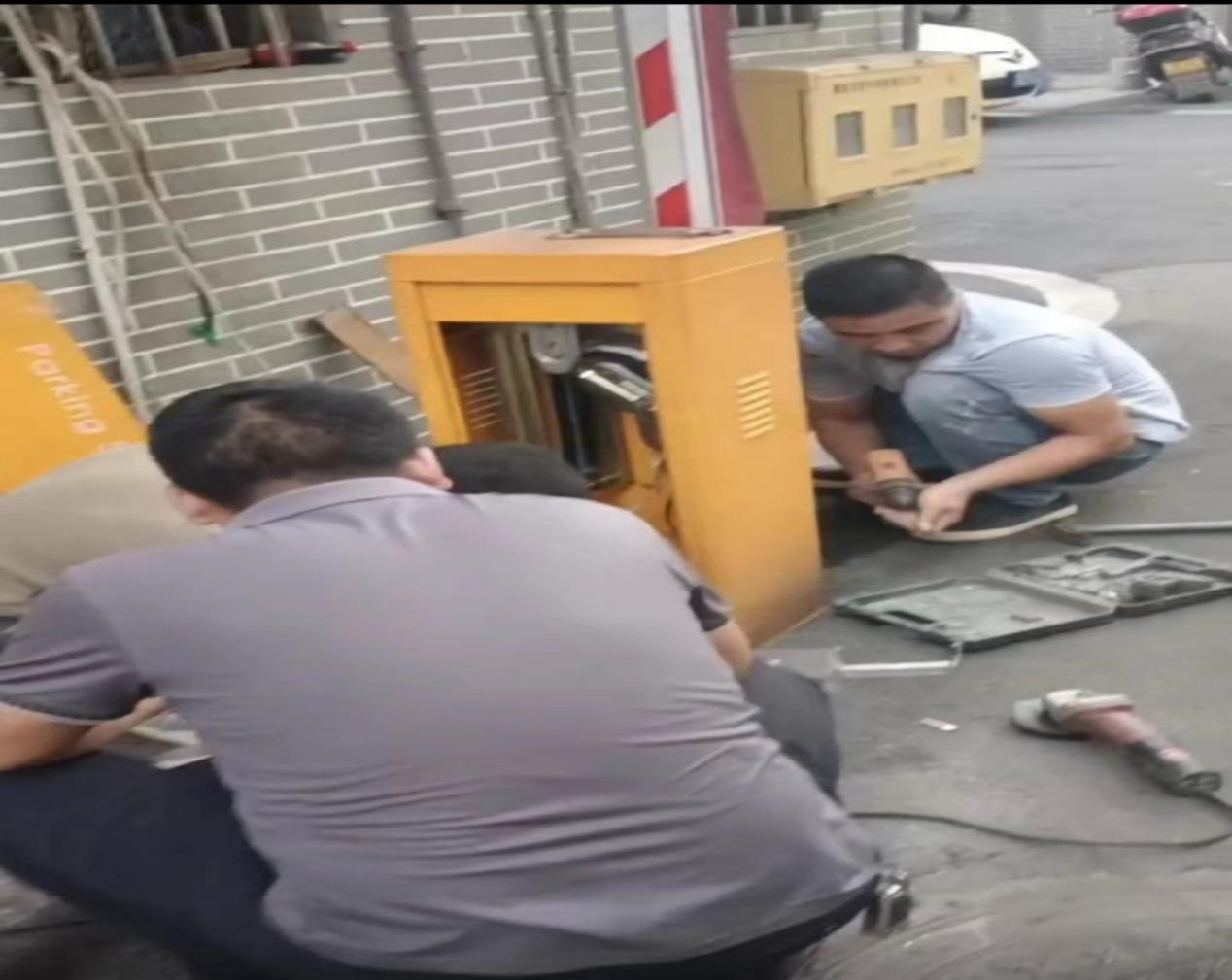 人民街道人民路社区：规范停车 共建“六好幸福小区”