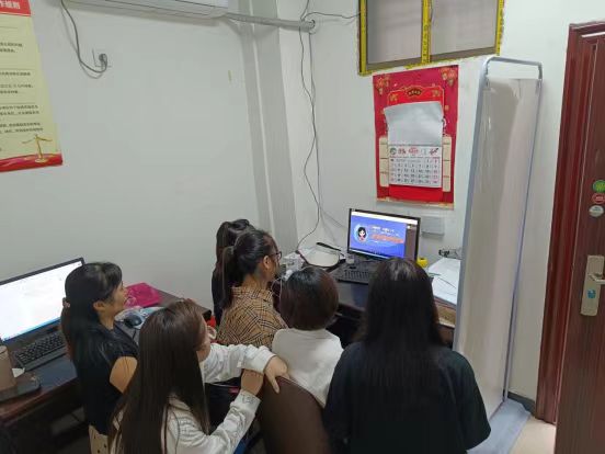人民街道妇联开展“维护网络生态，反对网络暴力”安全宣传活动