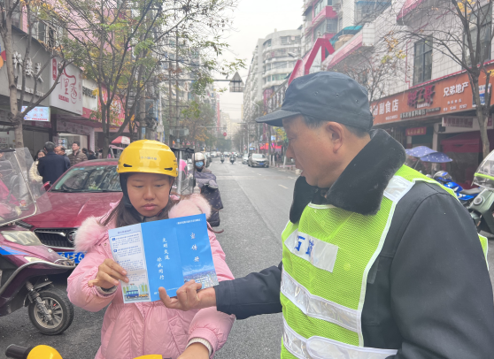人民街道：蒸阳社区开展“两站两员”培训及交通安全劝导活动