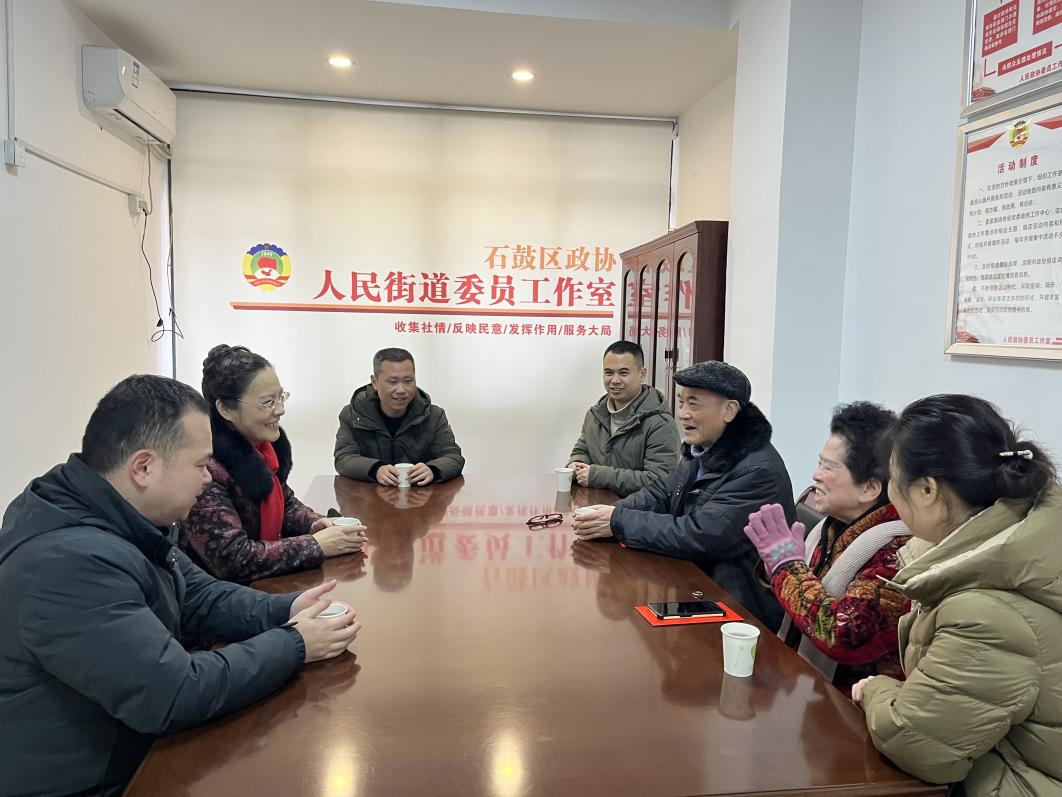 人民街道：区领导深入人民街道走访慰问老党员