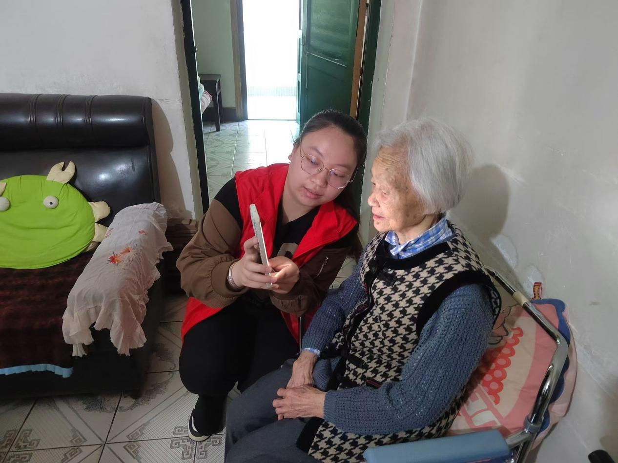 人民街道湘北社区：老年服务“三跑腿”  暖心服务“零距离”