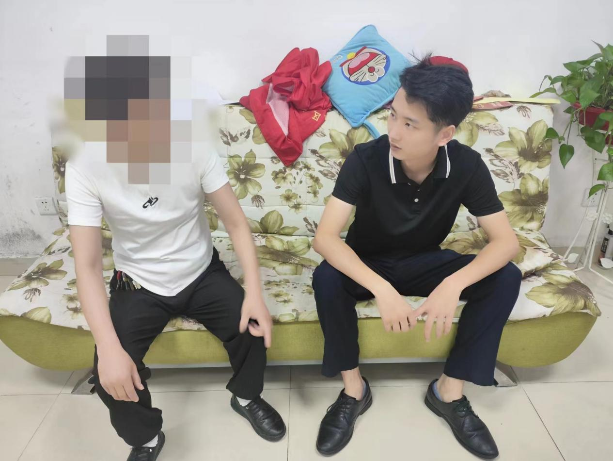 人民街道人民路社区开展社戒社康人员谈心谈话