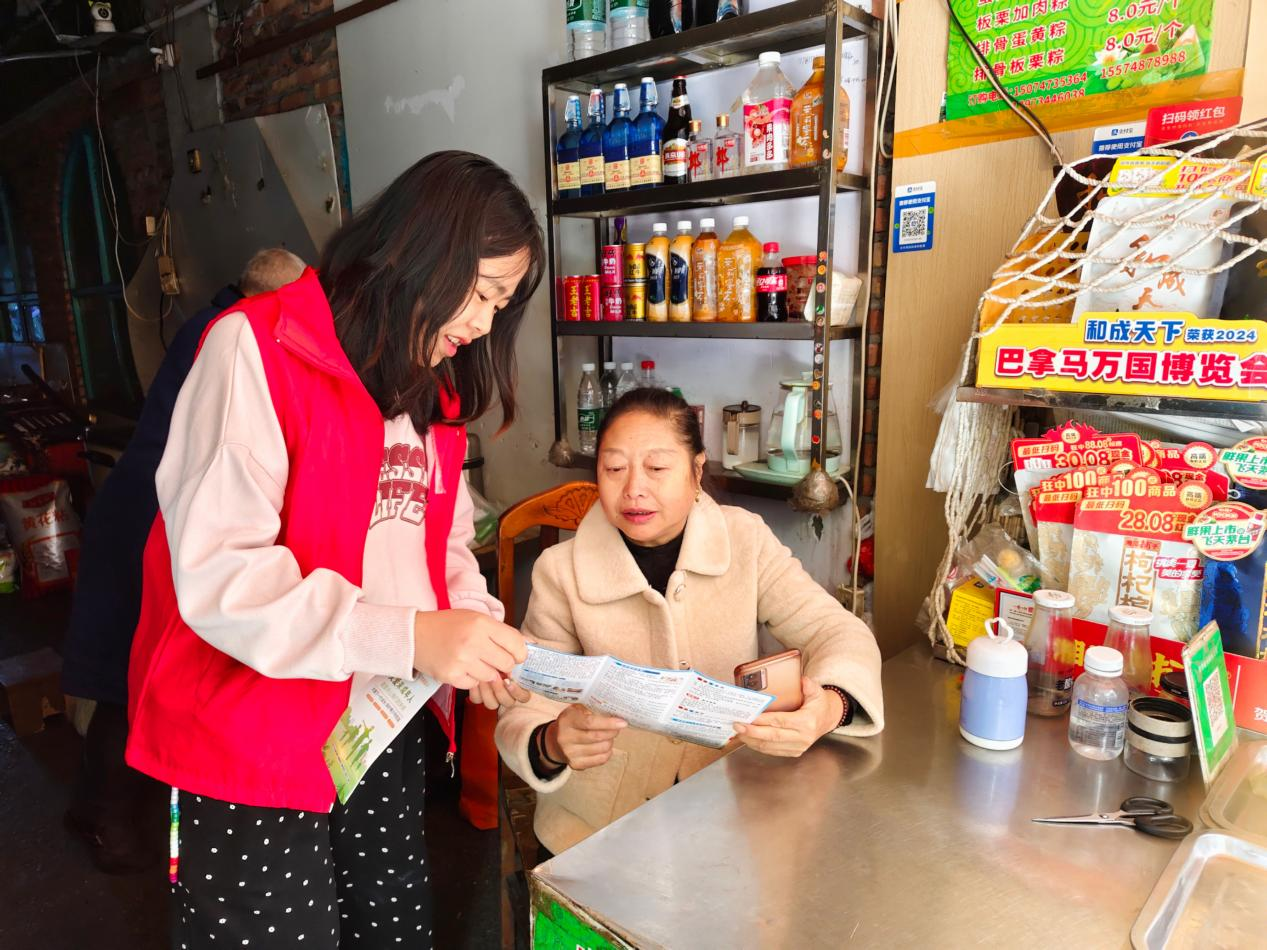 蒸阳社区开展利剑护蕾、扫黑除恶、反电诈宣传活动