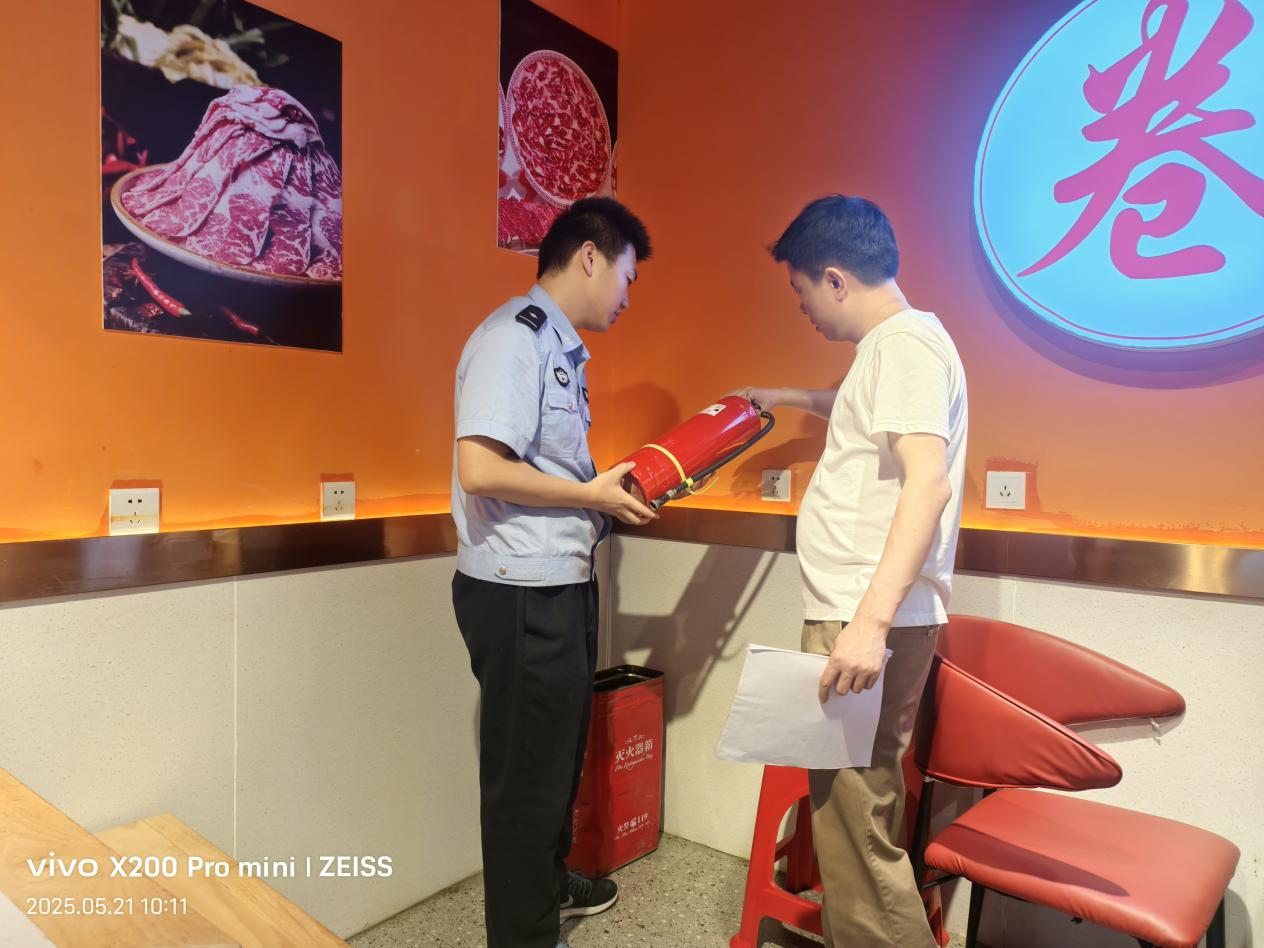 人民街道：人民路社区积极开展安全消防巡查行动