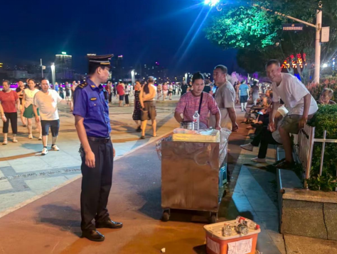 人民街道城管大队开展噪声扰民专项整治行动