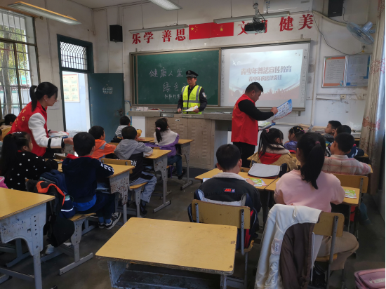 松梅村开展禁毒宣传进校园，护航青春助成长志愿活动