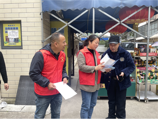 黄沙湾街道：朝阳村积极发挥片组邻“三长制”作用，开展打击非法集资、非法网贷、防诈骗宣传