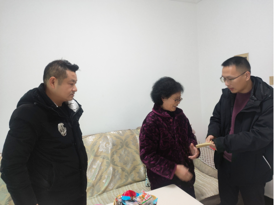 黄沙湾街道：松梅村开展“寒冬走访送关怀，真情慰问暖人心”活动