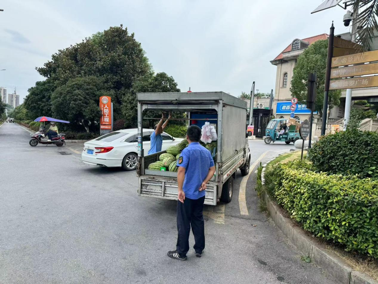 黄沙湾街道城管大队：流动摊贩治理见效，城市风貌焕然一新