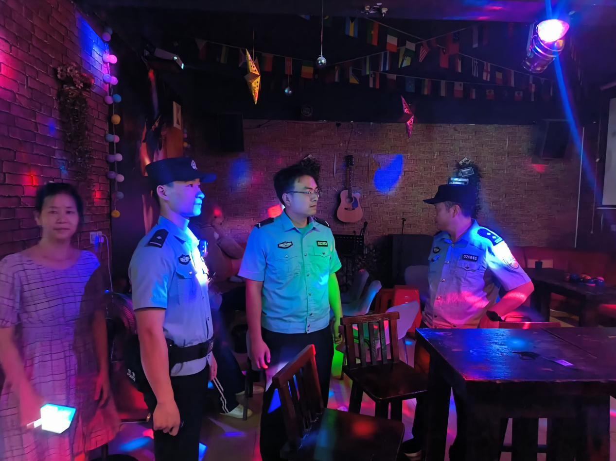 灵官庙村联合松木派出所开展娱乐场所毒情大排查行动