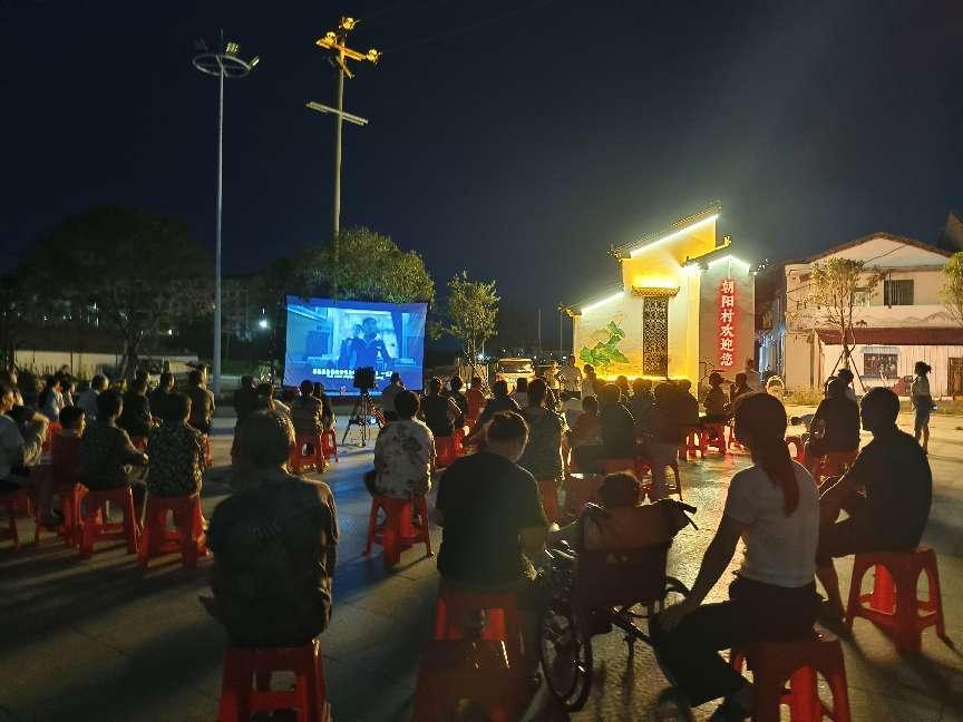 朝阳村：电影下乡活动温暖人心，文化盛宴点亮乡村夜晚