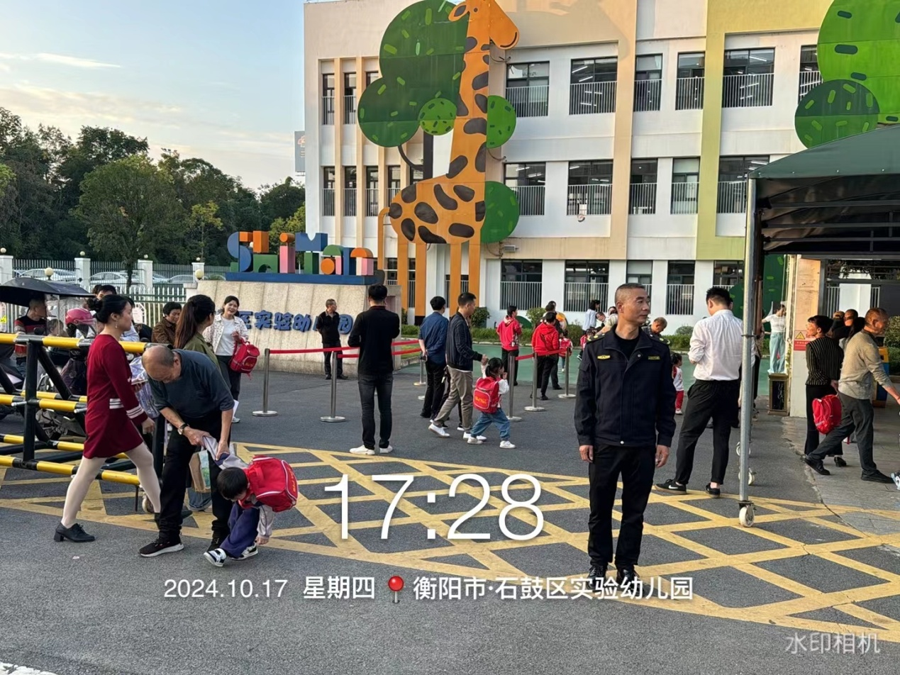 黄沙湾街道城管大队整治校园周边环境，用心守护祖国花朵