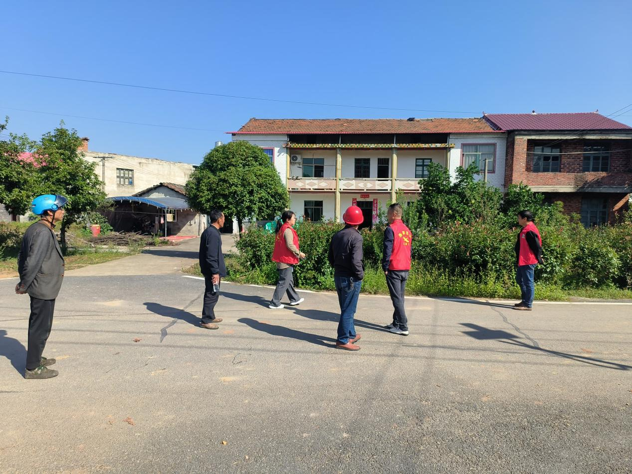 灵官庙村开展第三季度卫生大评比助力建设美丽乡村