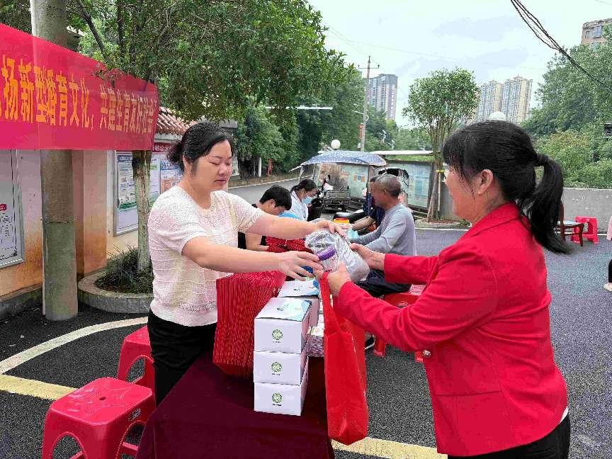 黄沙湾街道朝阳村：倡婚育新风，筑友好家园