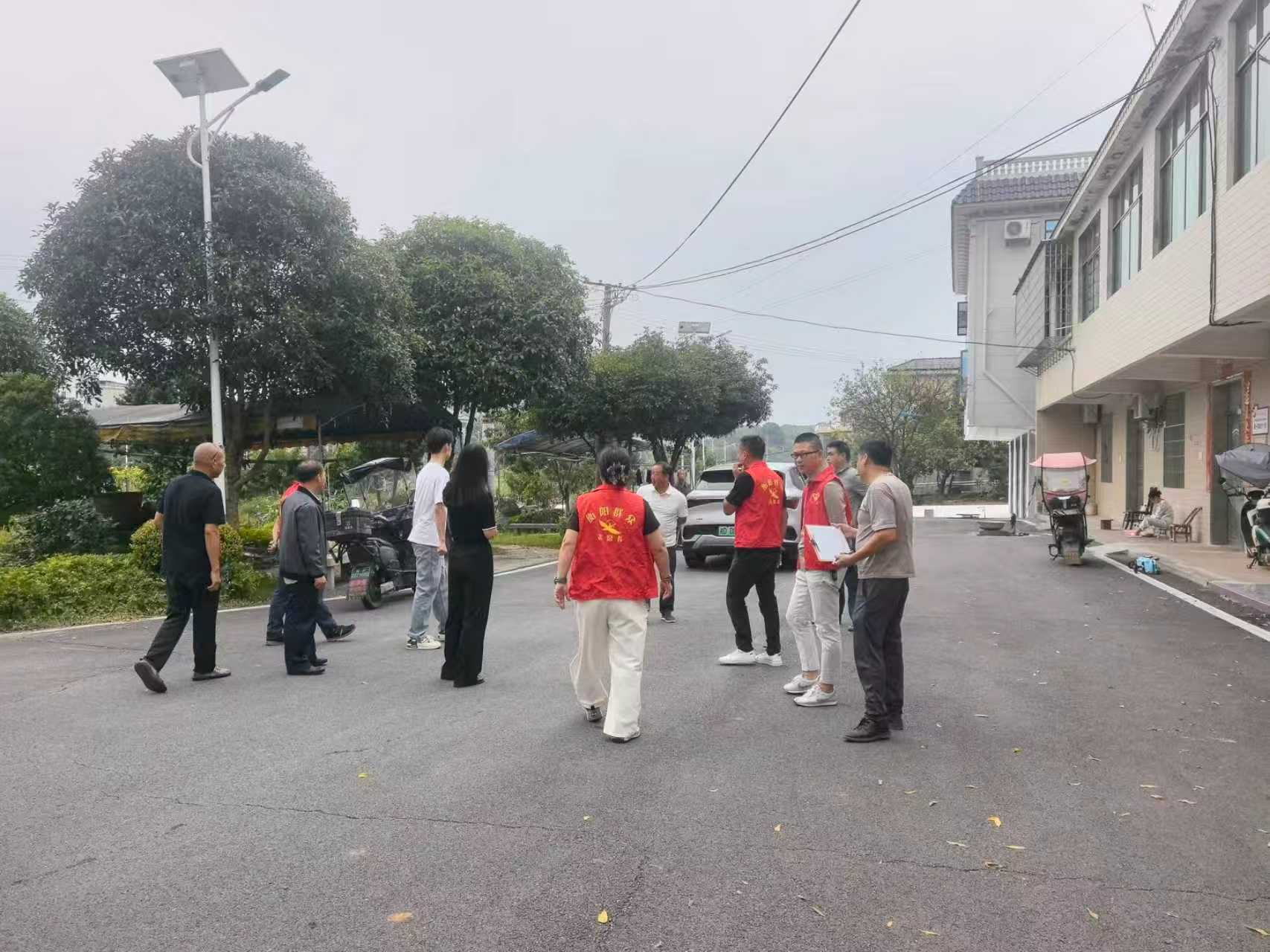 黄沙湾街道：灵官庙村开展人居环境交叉评比，擦亮乡村美丽底色