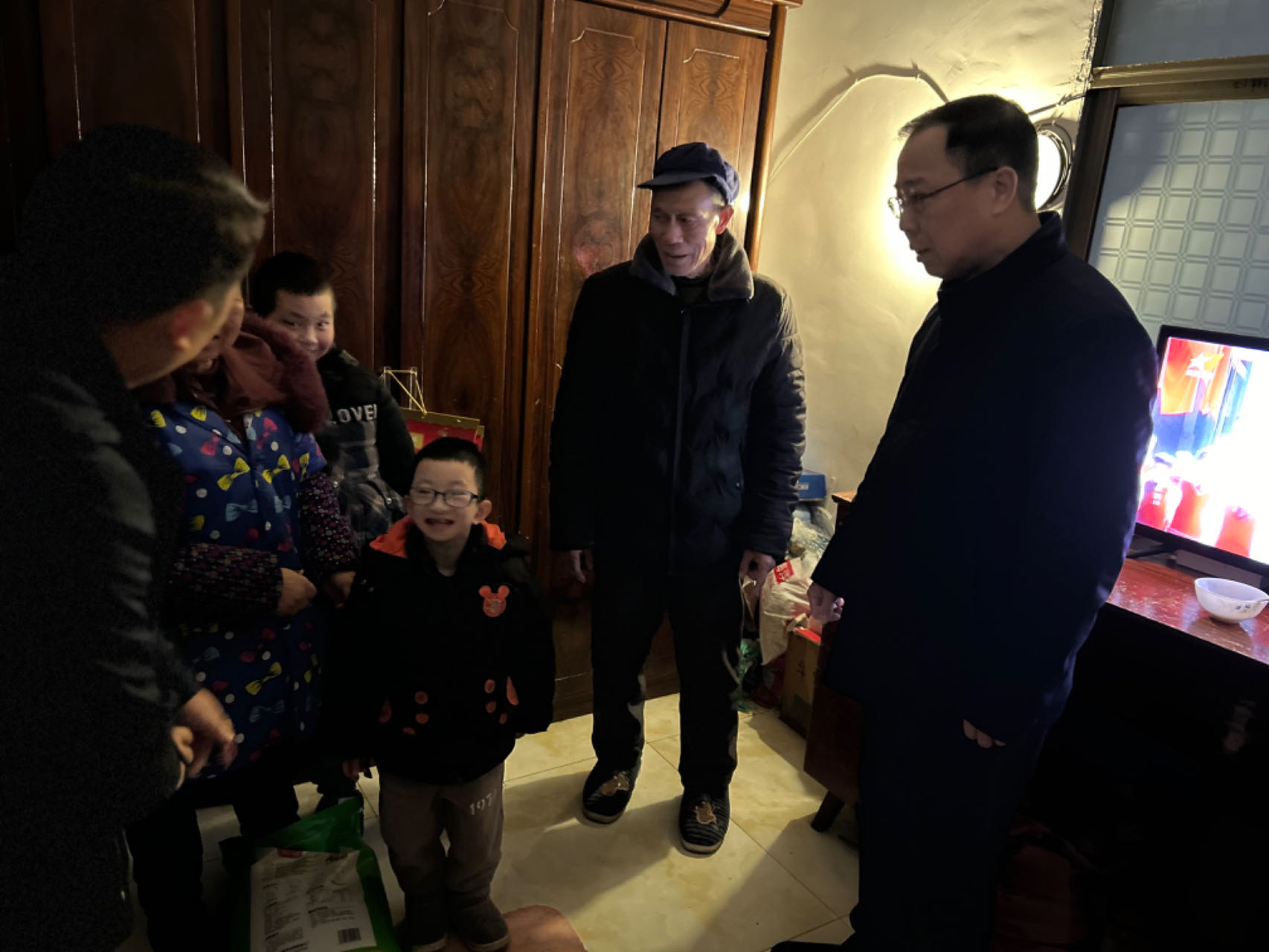 祁阳市民政局开展“迎春送暖·情系童心” 走访慰问困境儿童活动