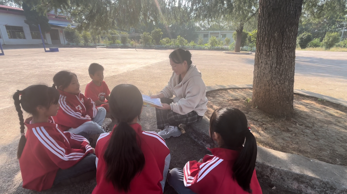师生共读共赏 共绘书香校园
