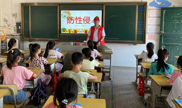 下马渡镇开展法治教育进校园活动