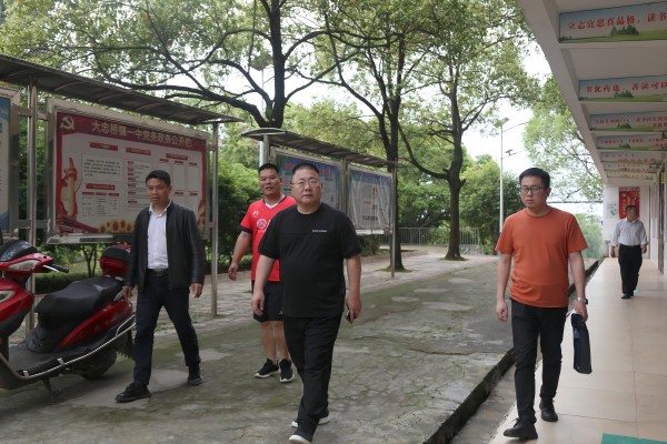 祁阳市法院深入乡镇督导“利剑护蕾·雷霆行动”工作