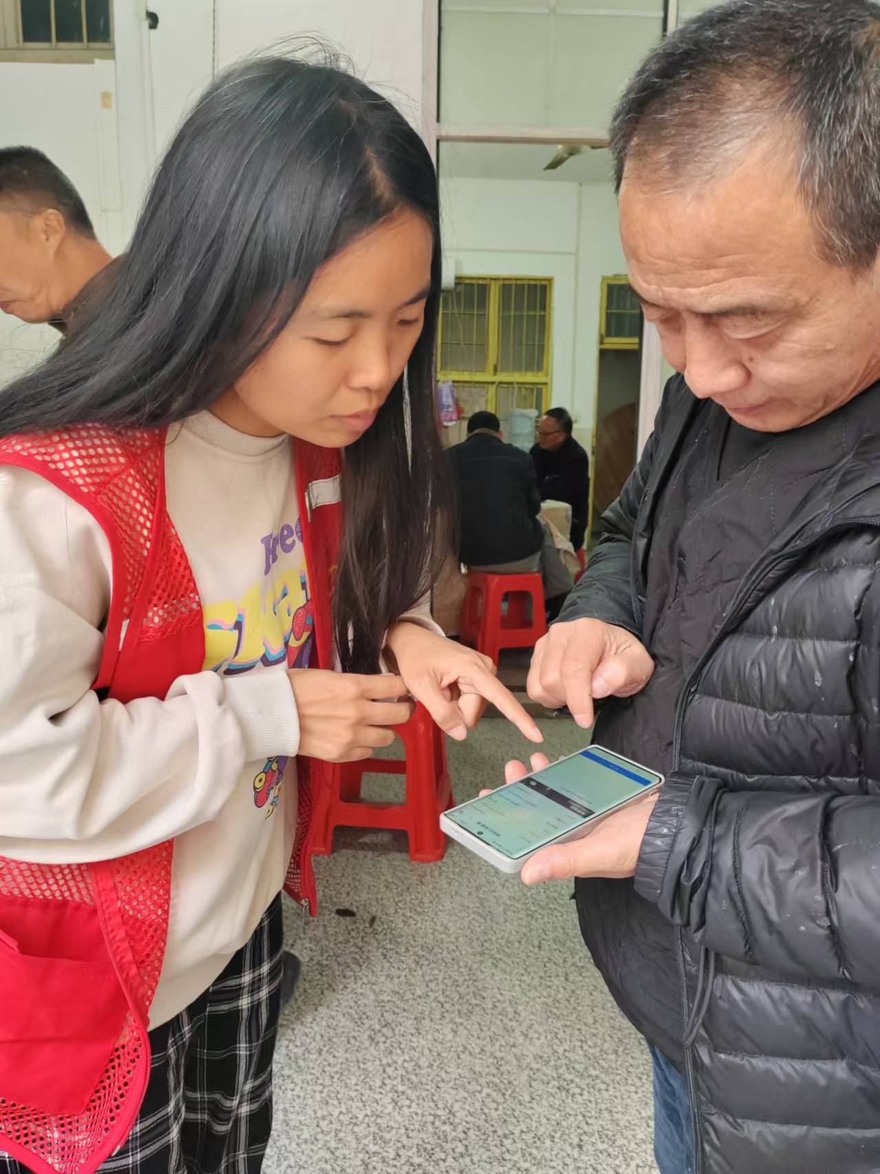 龙山街道：走访入户再动员  医保征缴上台阶