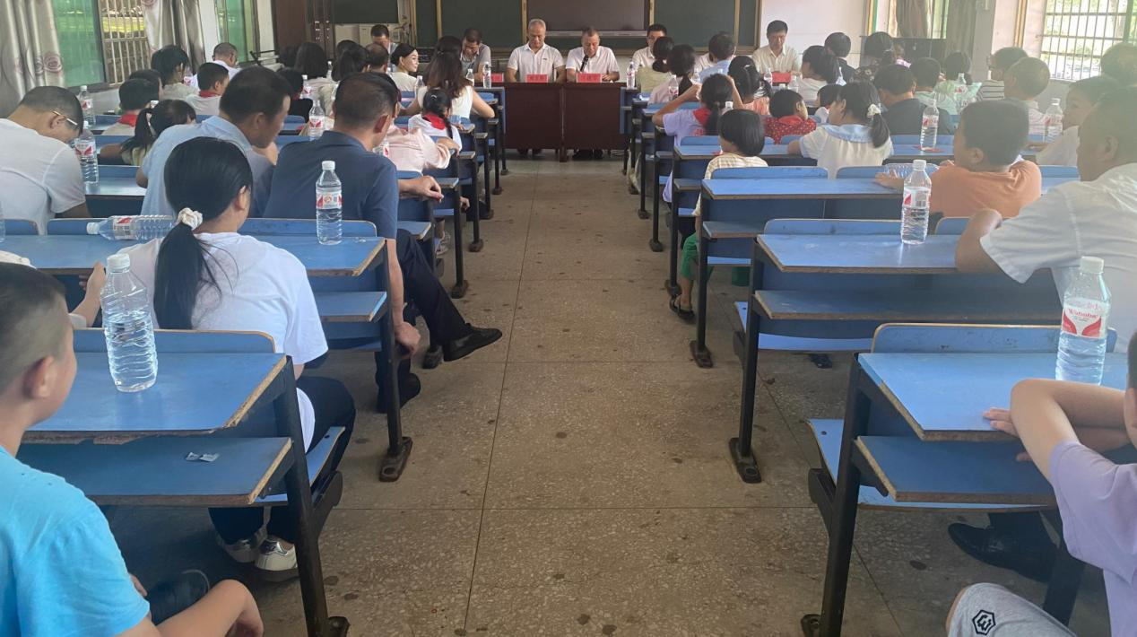 大村甸镇召开庆祝第四十个教师节座谈会