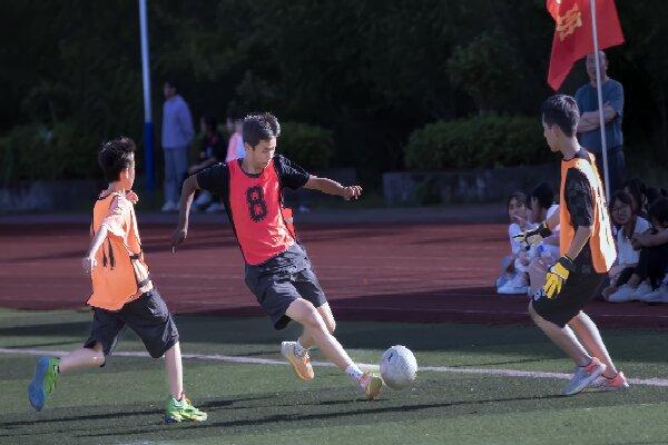 祁阳潘市红军学校:班级联赛 “足”够精彩