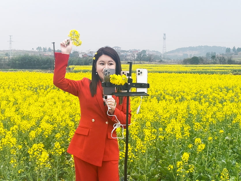 ​祁阳：油菜花香春意浓