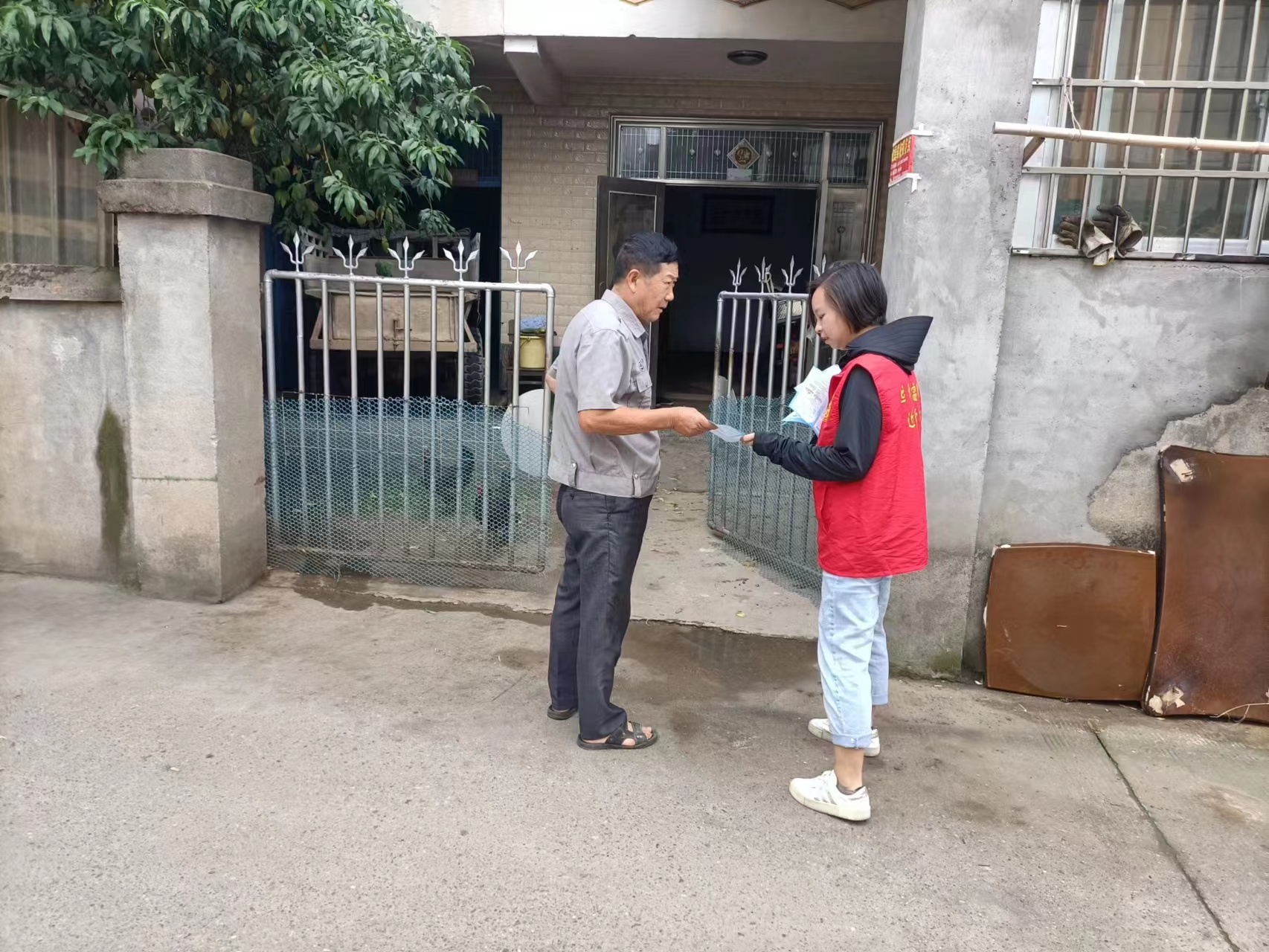 武陵区启明街道皇经阁社区开展防灾减灾宣传活动
