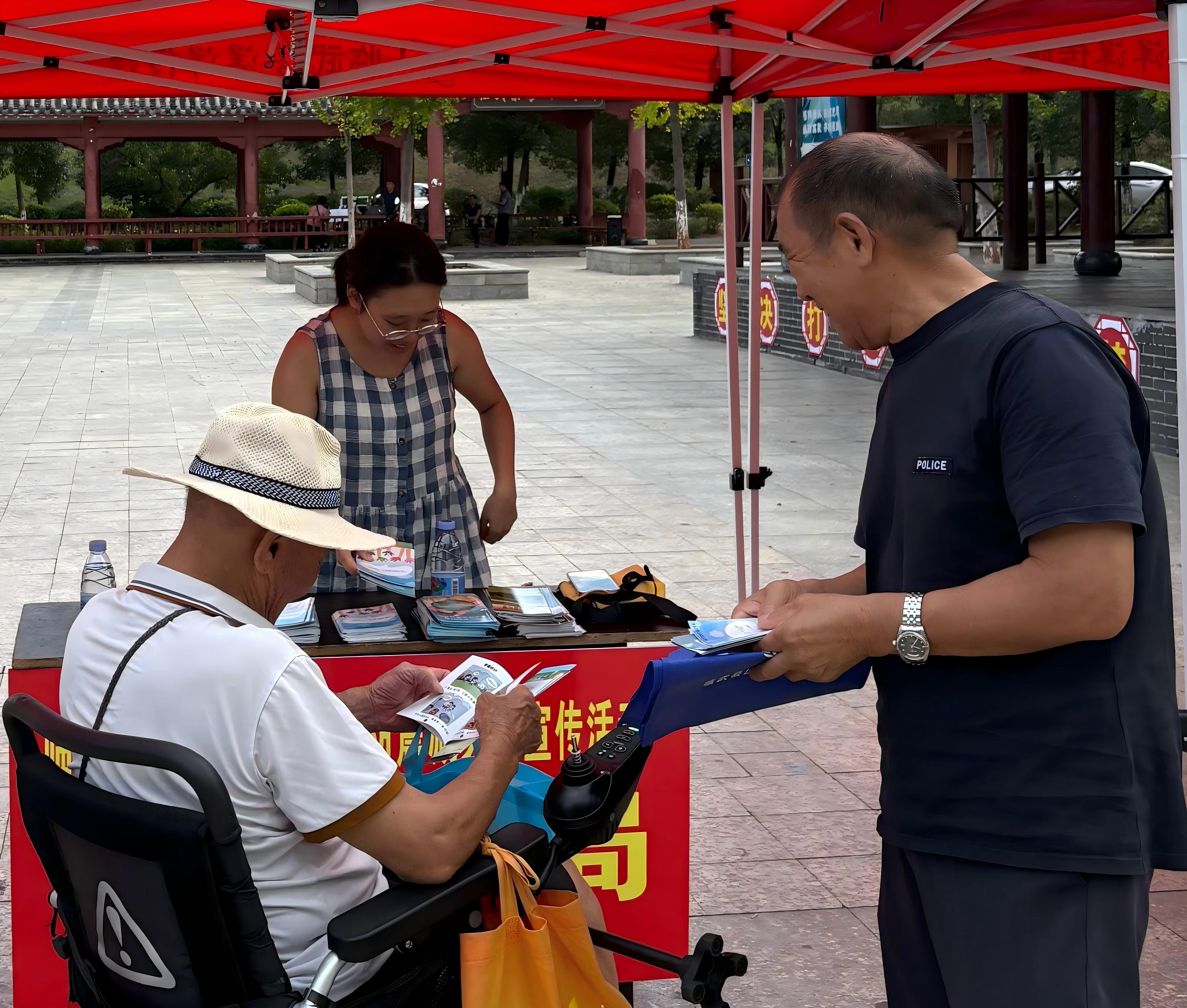 临武县气象局开展“国际防震减灾日”科普宣传