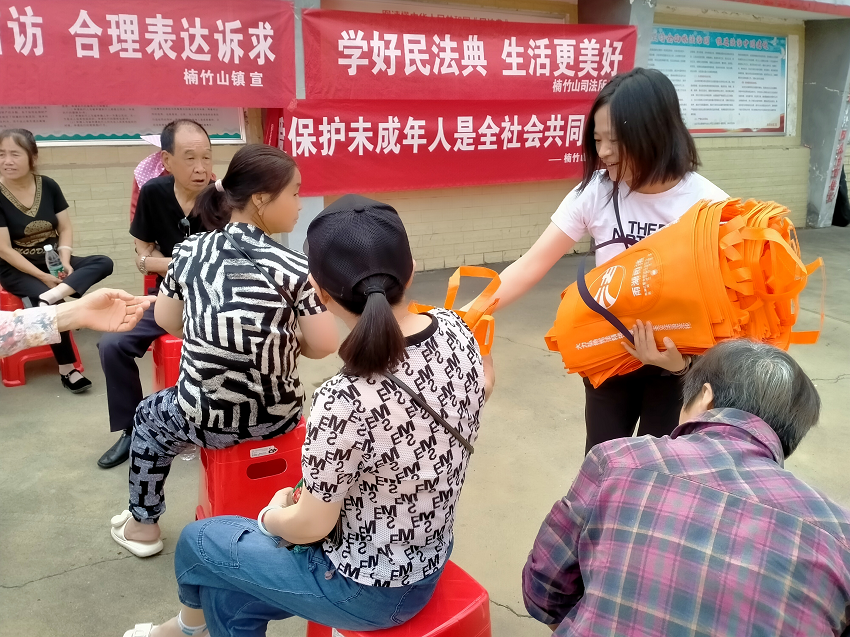 新桥社区：开展“学好民法典·生活更美好”普法宣传活动