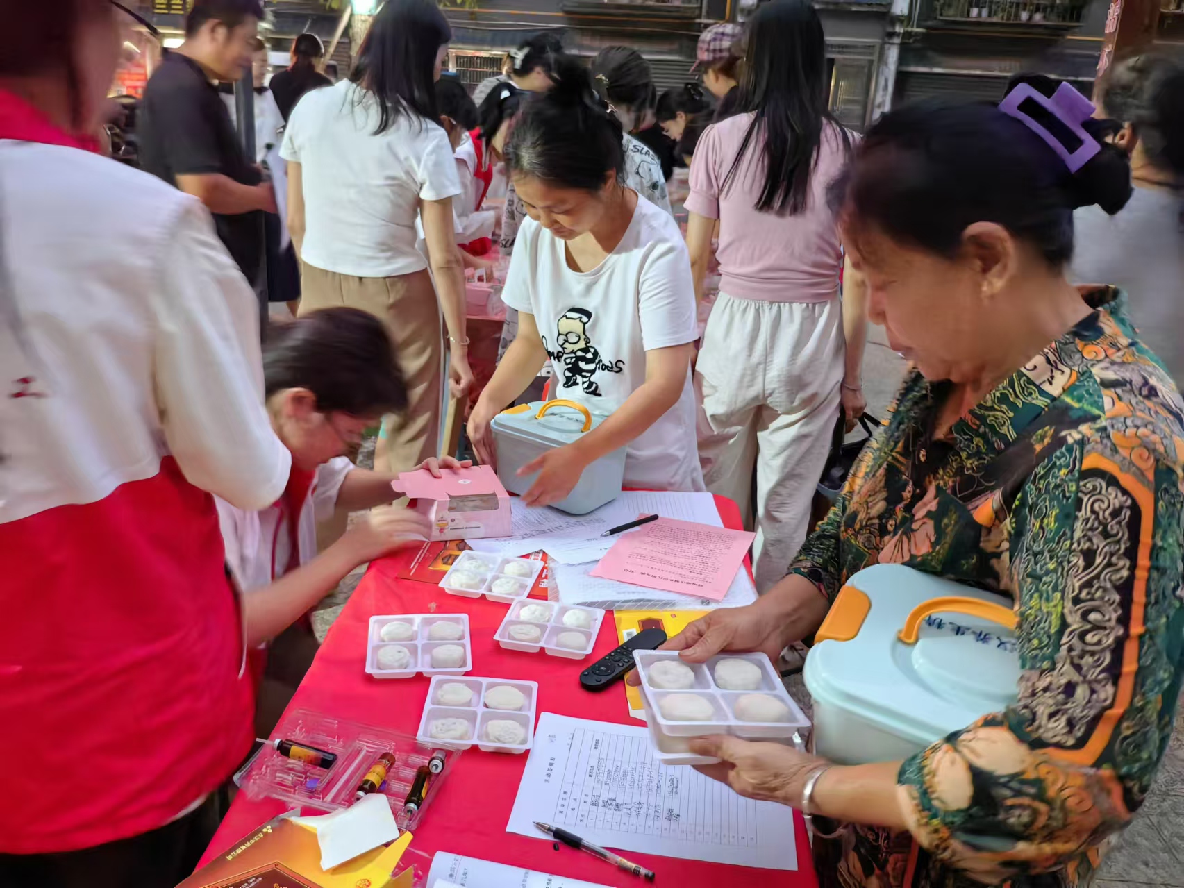 万楼社区：开展“月满中秋，廉润万家”主题活动