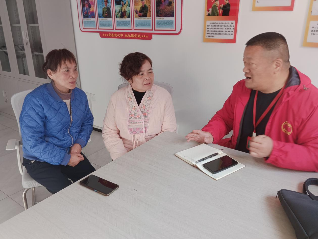 高岭社区：莲城志愿者携手社区微益行，共同推进环境治理