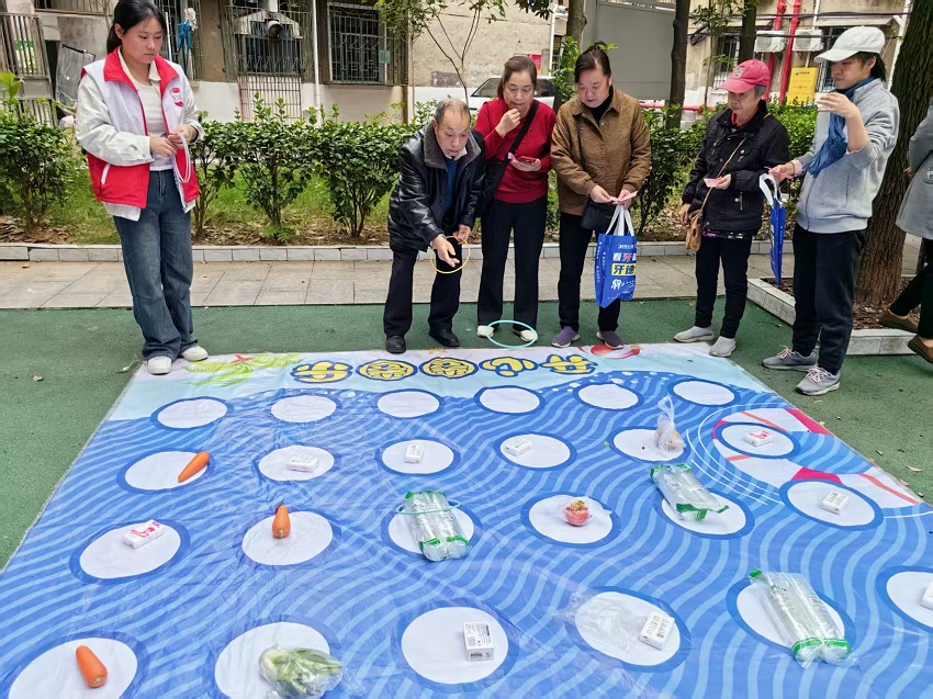 韶山路社区：开展“重阳邻里乐，趣味共时光”主题活动