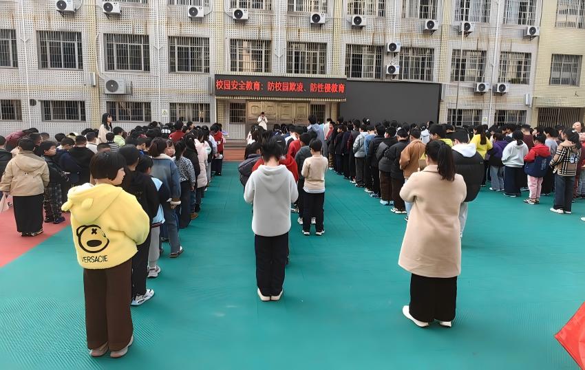 韶山路社区：开展未成年人安全教育宣讲活动