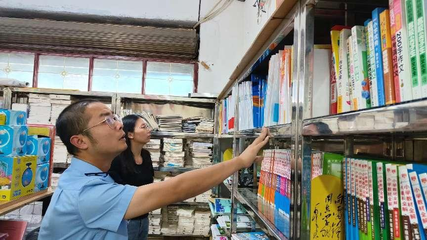 白塘镇：开展“扫黄打非”专项检查 营造清朗文化氛围