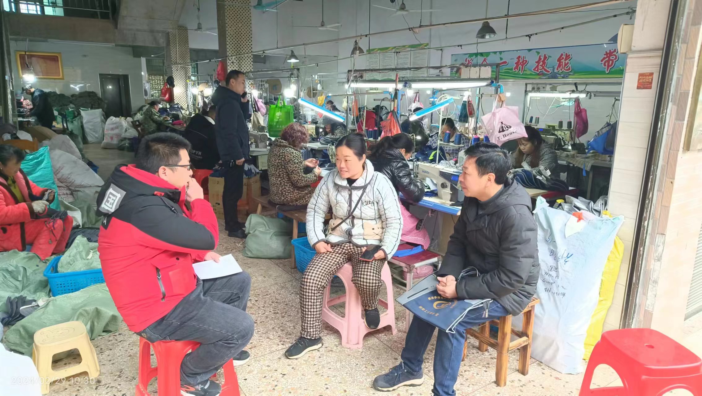 八宝镇：靠前监督助推营商环境持续优化