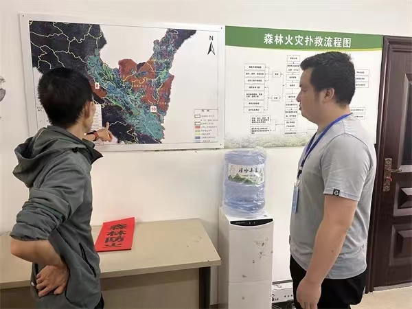 八宝镇：靠前监督  筑牢森林“防火墙”