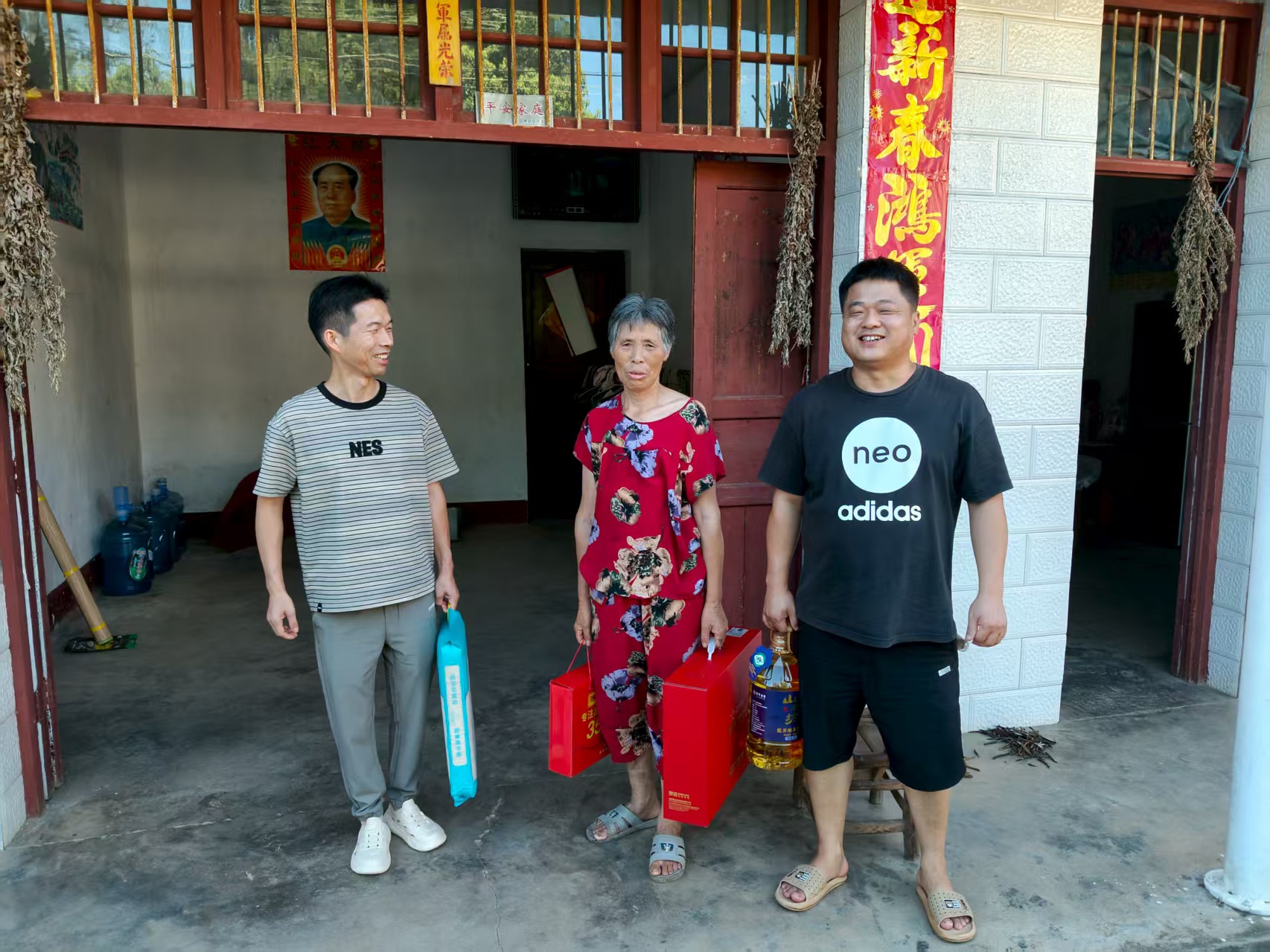 汉寿县龙潭桥镇：“八一”节前走访慰问相对困难的退役军人