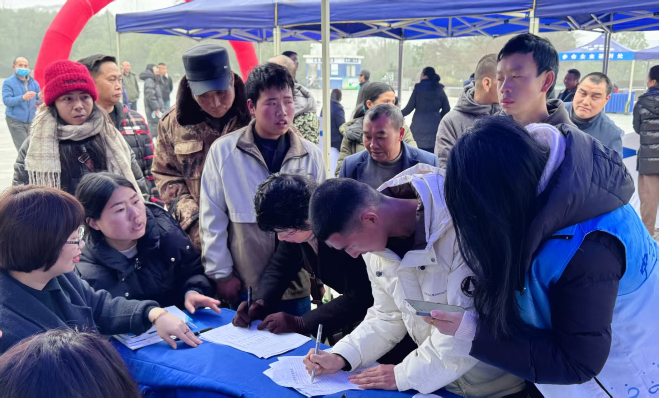 中方县社会工作服务中心：寒冬赴岗逐梦 暖意点亮人生