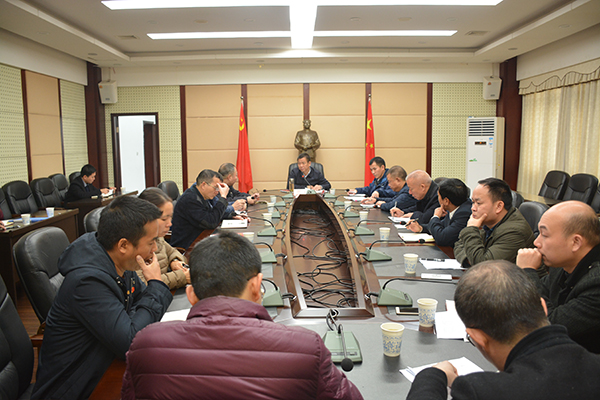 彭生智参加所在党支部主题党日活动并讲党课