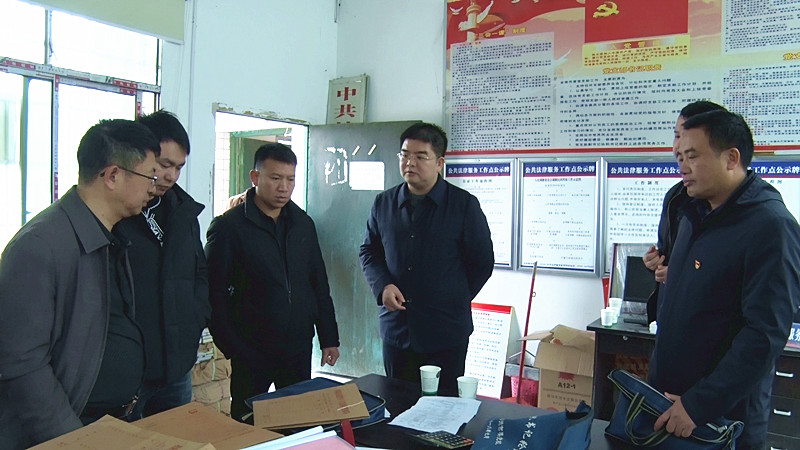 县领导调研脱贫攻坚工作