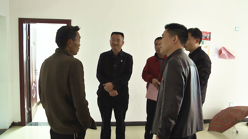 县领导到樟市督查扶贫工作