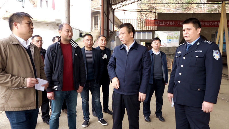彭生智：全力以赴抓实安全生产和供应保障  确保全县人民过一个欢乐祥和春节