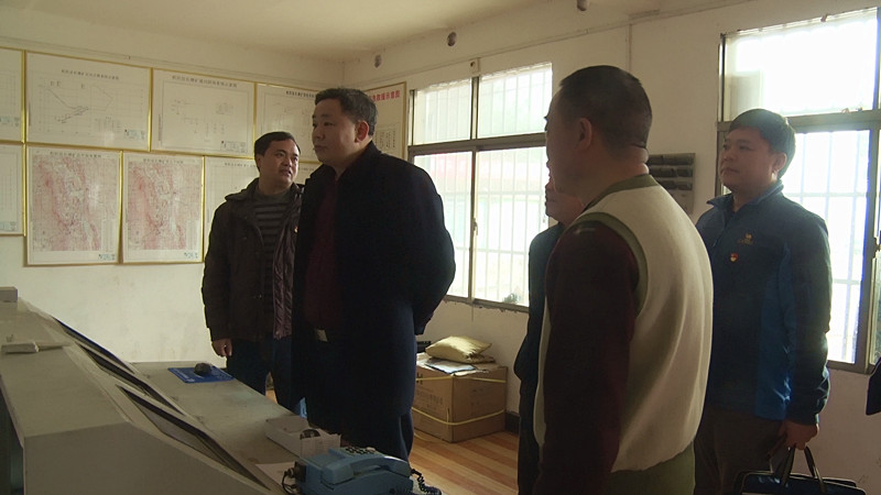 县领导到雷坪镇走访慰问检查安全生产