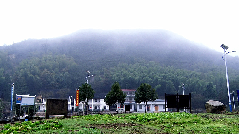 脱贫攻坚舂陵行（一）：桥市辉山