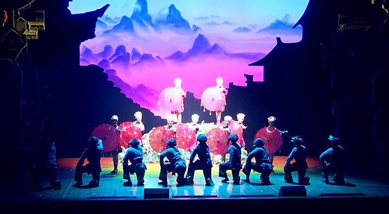 省花鼓戏团“庆祝建国70周年”经典剧目巡演到我县 