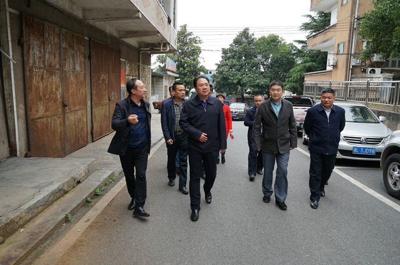 朱阳辉调研棚户区改造工作