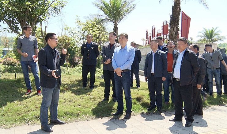 我县镇区管理、绿化及创建工作现场调度会召开