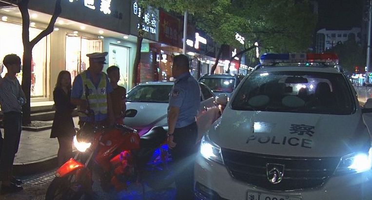 我县持续打击“鬼火”摩托车违法行为